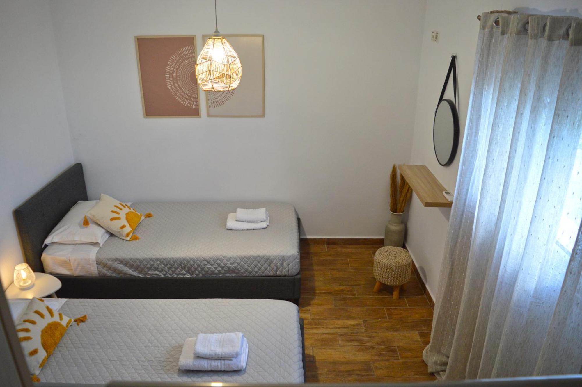 Sunshine House Apartment Ermoupoli Bagian luar foto